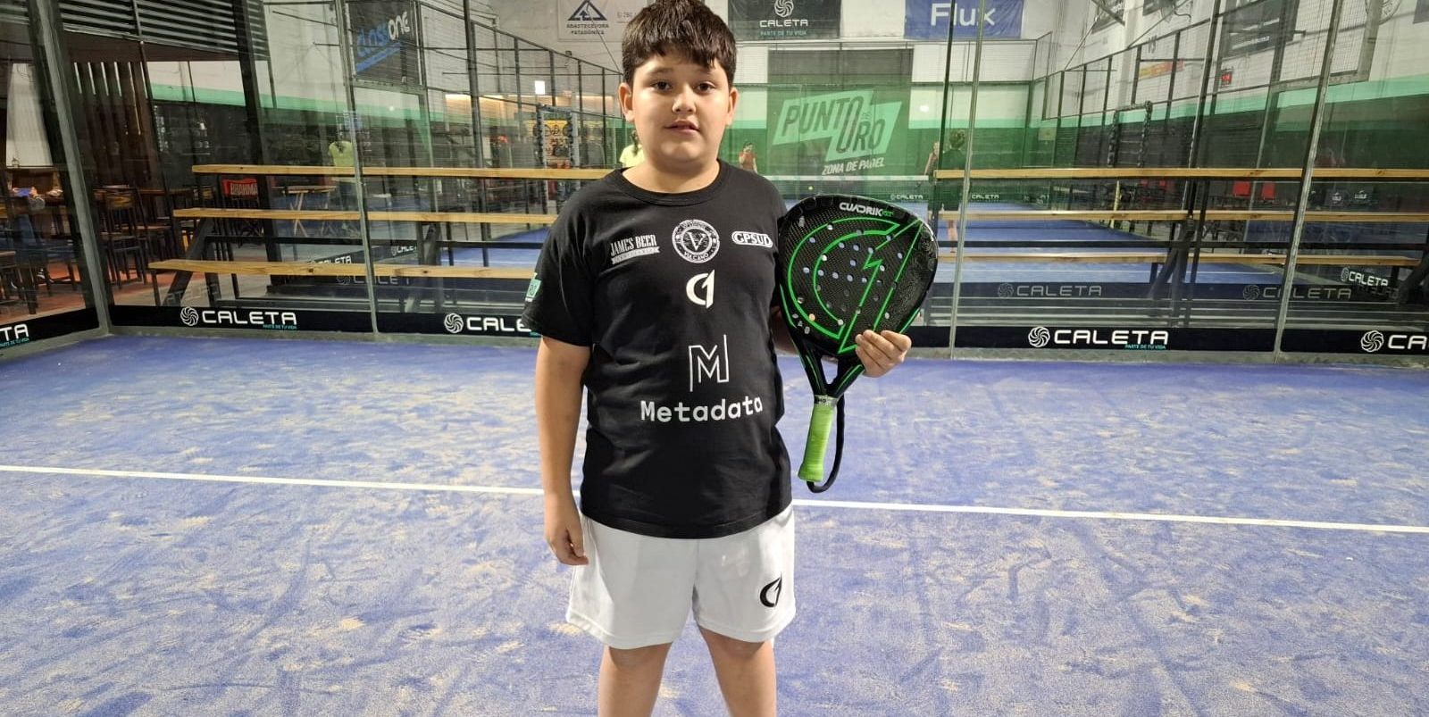 Luciano Guardia, una joven promesa del pádel de Madryn que competirá en el Selectivo de Menores de Córdoba y que sueña con jugar en España