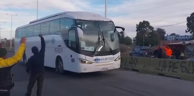 Marineros de Puerto Madryn viajan a Buenos Aires para sumarse a la movilización nacional por la crisis pesquera bajo la consigna “no a la baja”