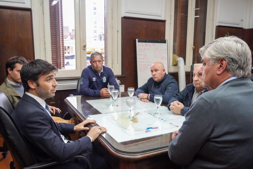 Torres y Sastre participan mañana en una cumbre clave para la pesca: Intentarán acercar las partes y ponerle fin a la parálisis en el sector