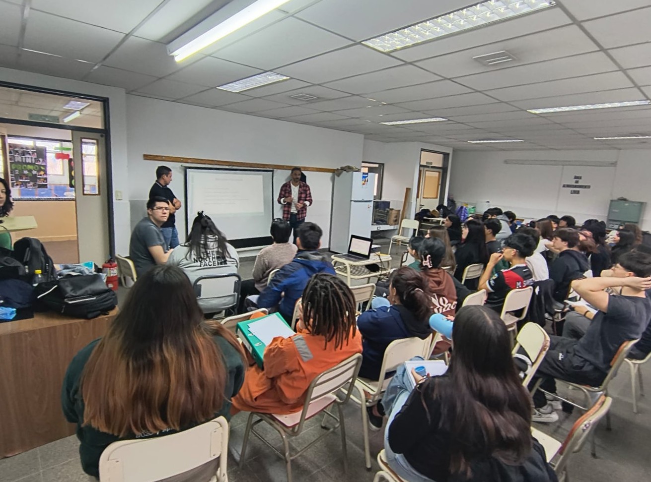 CAFACH impulsa el proyecto “Hacia el Mar” con charlas educativas en Trelew