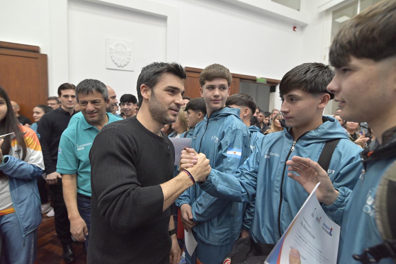 Torres reconoció a los campeones de los Juegos EPADE: “En Chubut, el deporte es una herramienta para formar mejores personas”
