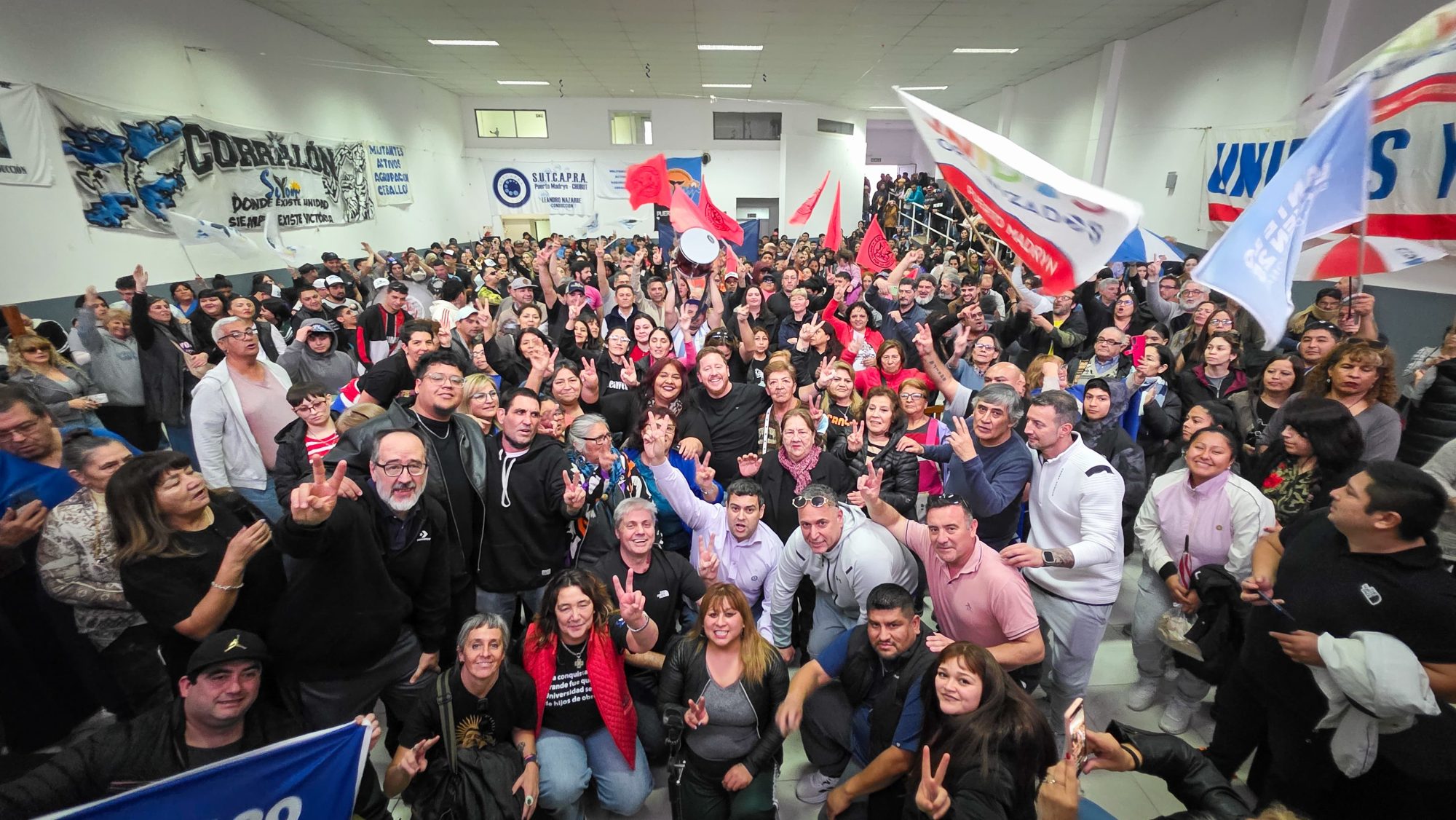 Bowen cerró su campaña en Puerto Madryn con el respaldo de agrupaciones políticas, sindicales, sociales y territoriales