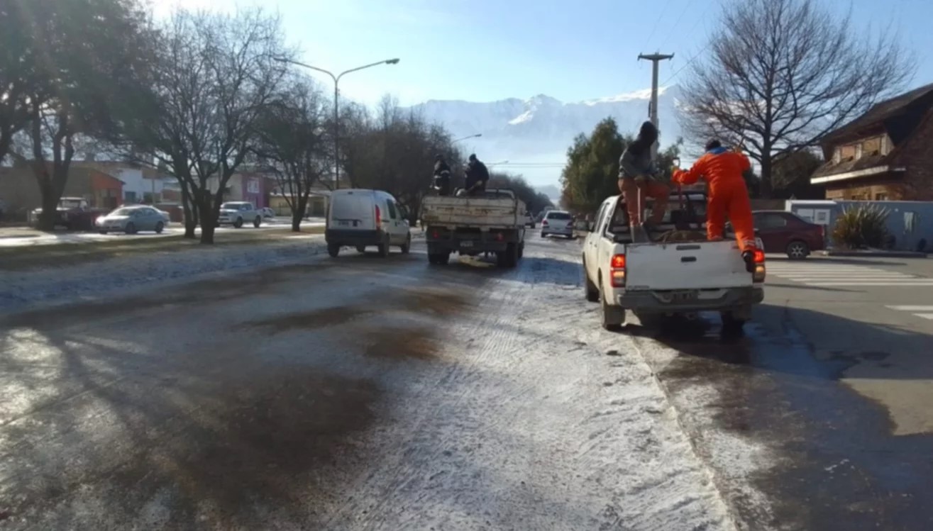 La Municipalidad de Esquel dispuso un asueto operativo este martes 1 de julio debido a las condiciones climáticas