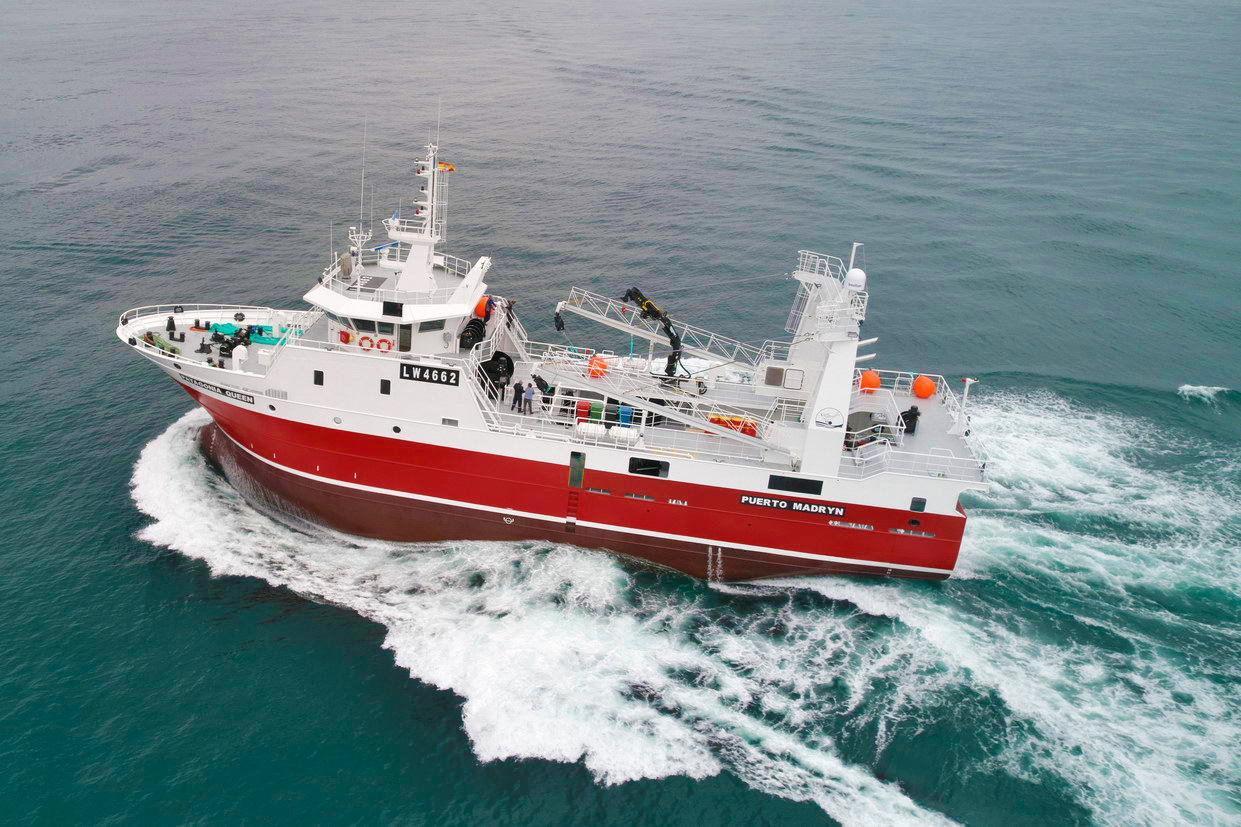 La industria pesquera da un paso firme hacia la normalización: se firmó el acuerdo con el Sindicato de Conductores Navales