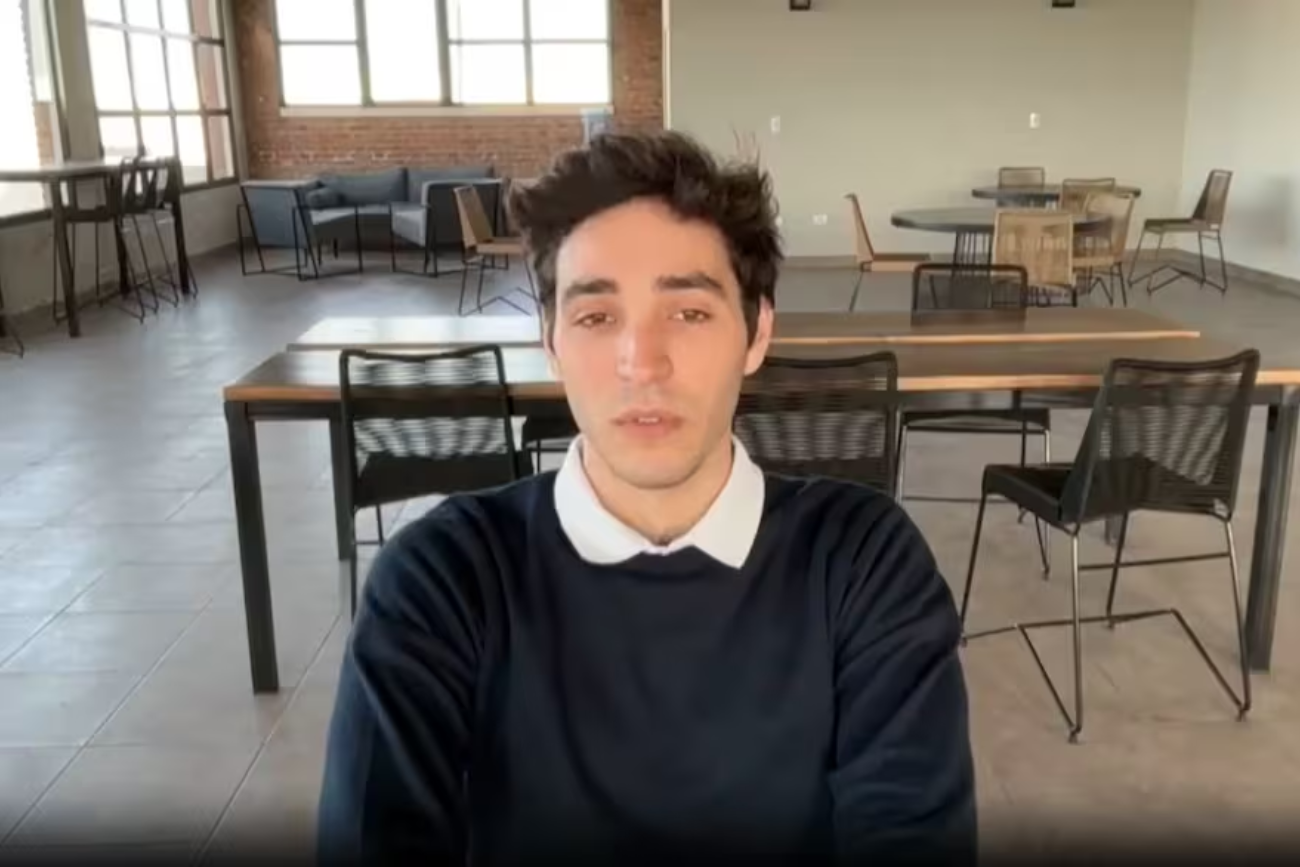 Denunció a su papá por abuso, lo mandó preso y ahora dice que era mentira: “Fui manipulado por mi madre”