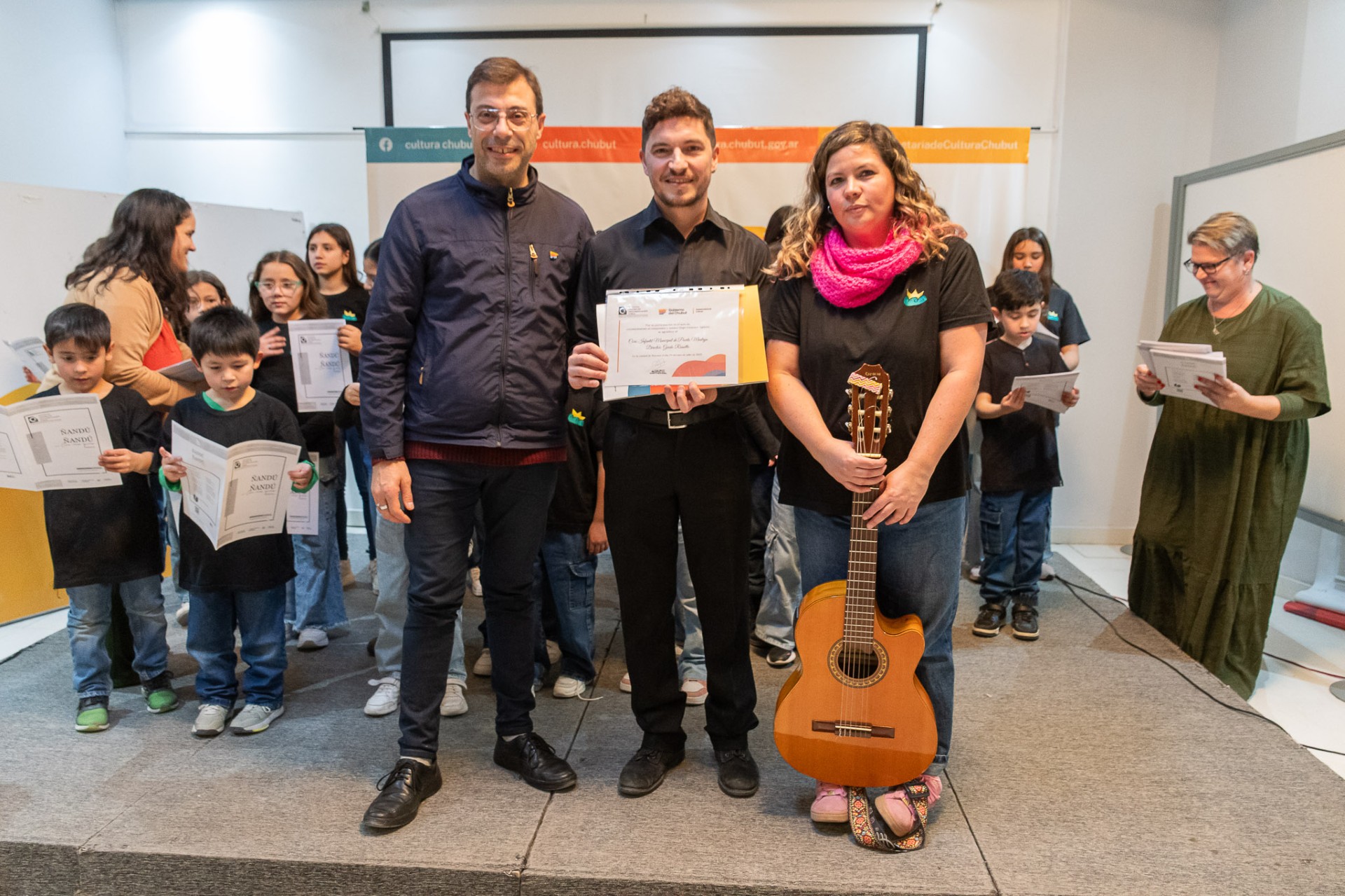 Provincia homenajeó a Hugo Giménez Agüero con el estreno coral de una obra inédita