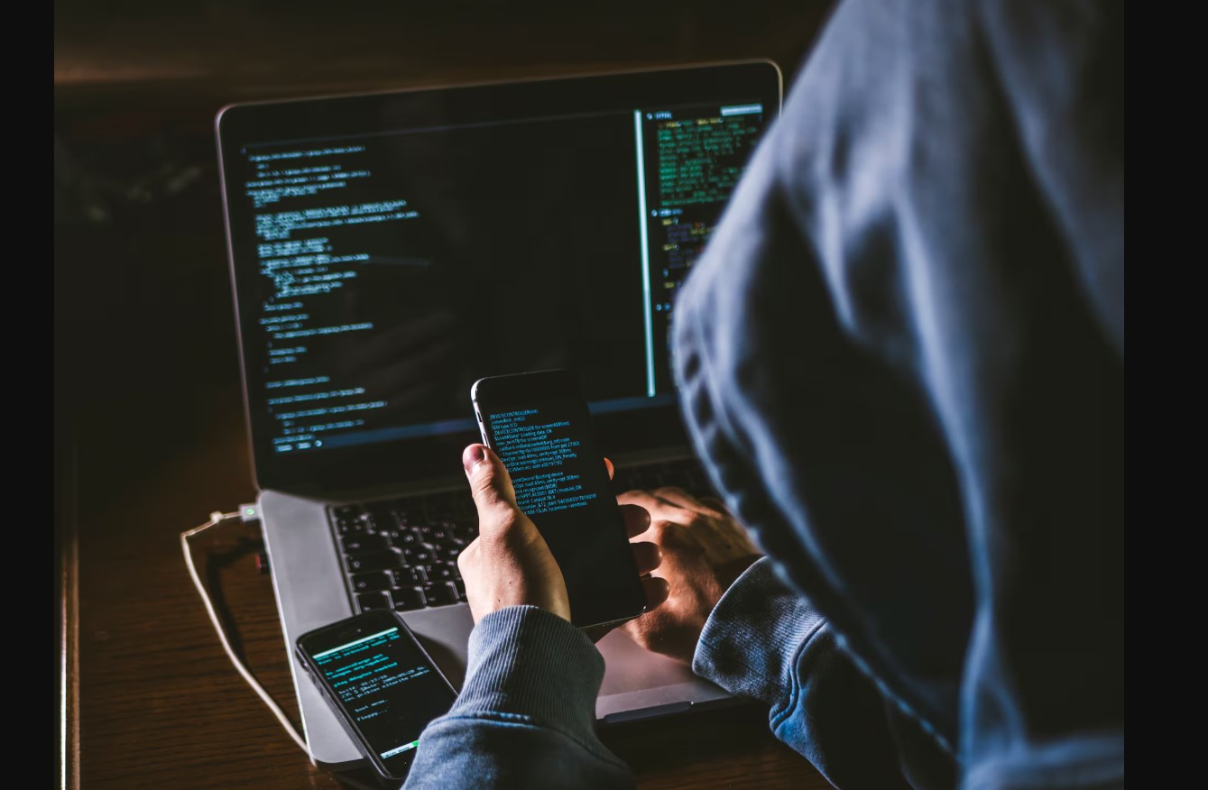 La Inteligencia Artificial aplicada a producir estafas en Chubut por las redes sociales: De qué se tratan y cómo actuar si fuiste víctima