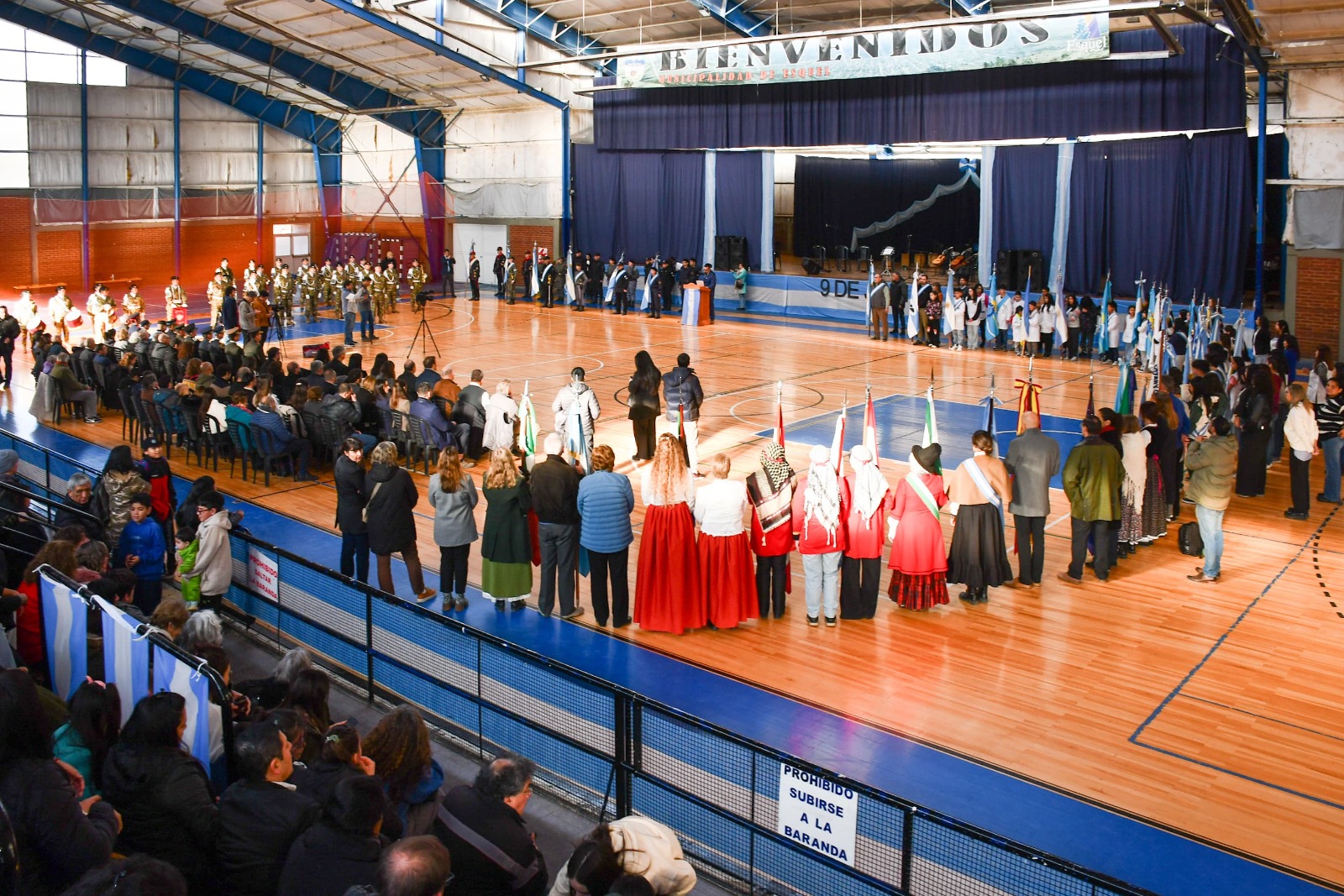 Con un colorido y emotivo acto, Esquel celebró el Día de la Independencia