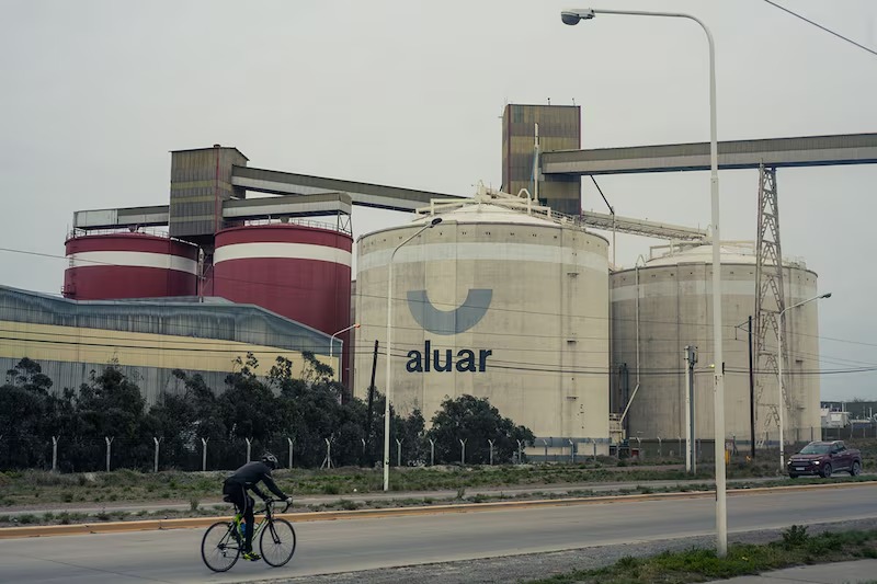 Aluar y Siderar, entre las beneficiadas por una medida del Gobierno Nacional