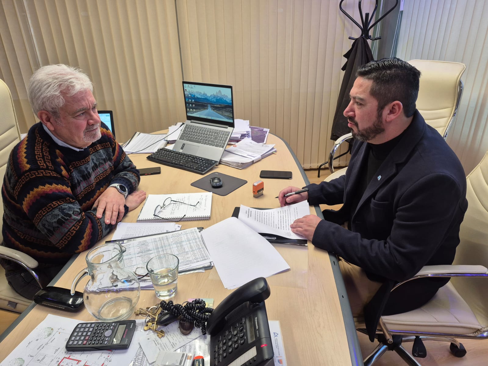 Provincia acordó con Las Plumas la reactivación de viviendas para adultos mayores de la localidad