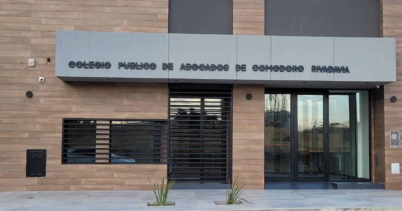 Con una confusa respuesta, el Colegio de Abogados de Comodoro admite que el caso Angjelinic desató un escándalo