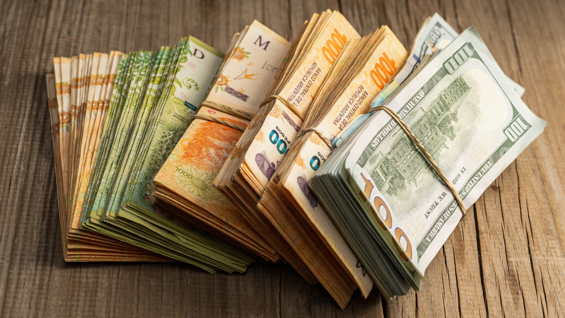 Crecen los plazos fijos por la suba de tasas y le sacar el trono a la compra de dólares