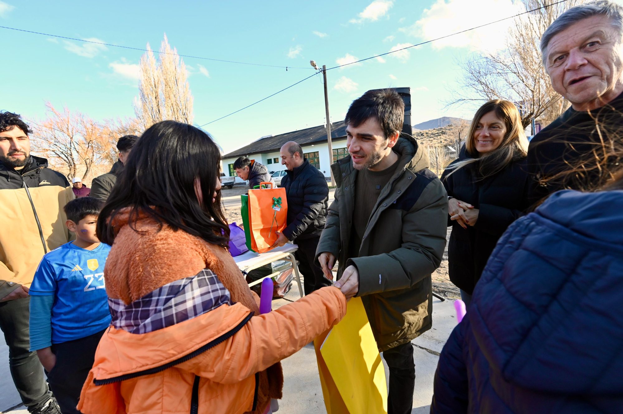 Día de la Niñez: Torres celebró con estudiantes de la Meseta y llamó a “seguir construyendo una provincia unida, fuerte e integrada”