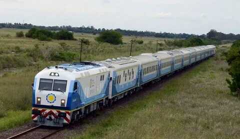 El Gobierno de Milei asegura que la privatización de los trenes “no se detiene”