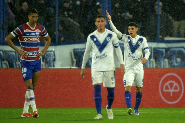 Vélez le ganó a Fortaleza y pasó a cuartos de final de la Copa Libertadores