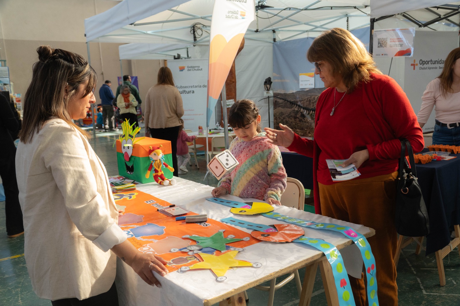 Rawson cerró con éxito la 3ª Feria Municipal del Libro y se posiciona como referente cultural en la Patagonia