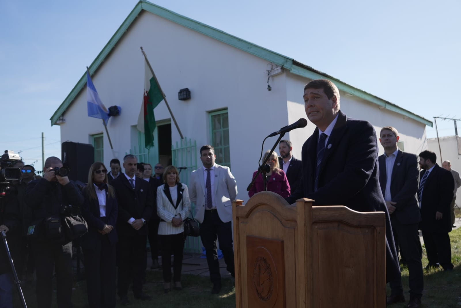 Biss encabezó el acto por el 160º aniversario de Rawson con entrega de reconocimientos y firma de convenios