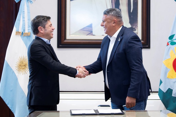 “Chiqui” Tapia felicitó a Kicillof por el triunfo en las elecciones legislativas en Buenos Aires