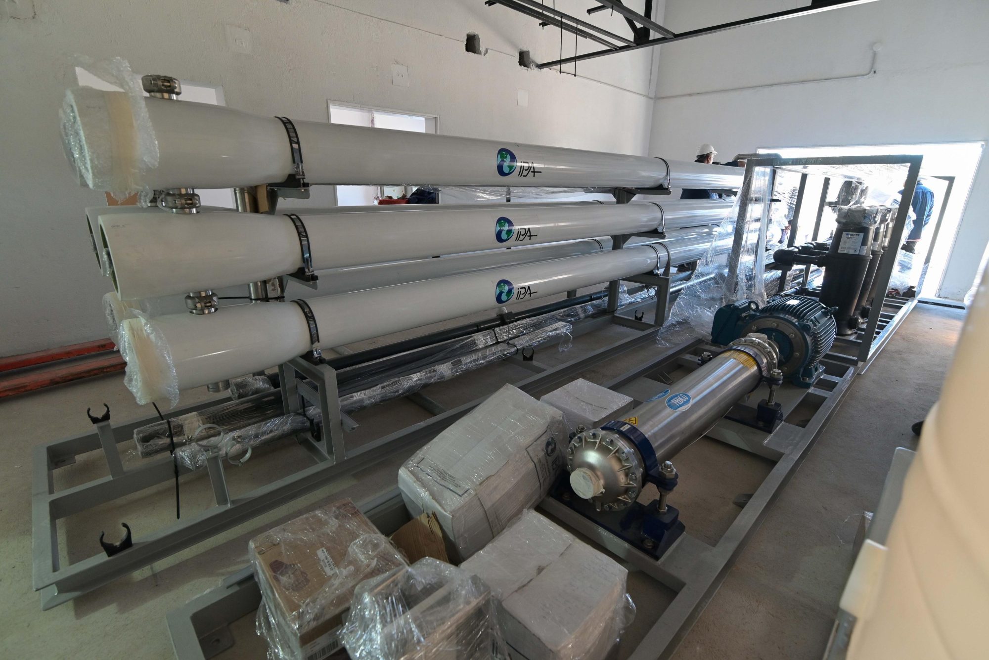 Torres destacó la llegada de la nueva planta desalinizadora a Puerto Pirámides: “Hoy estamos saldando una deuda histórica con los vecinos”