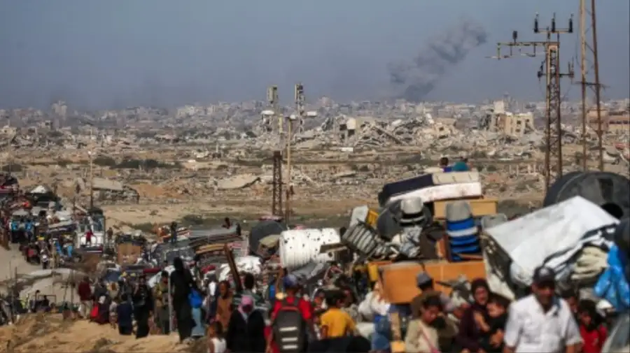 Israel intensifica ataques y cerca de 300.000 personas huyen de Ciudad de Gaza
