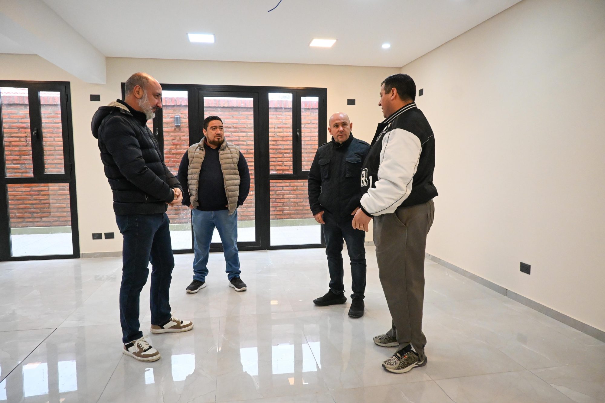 Sastre recorrió la construcción de 11 consultorios en la sede local de AMPAL