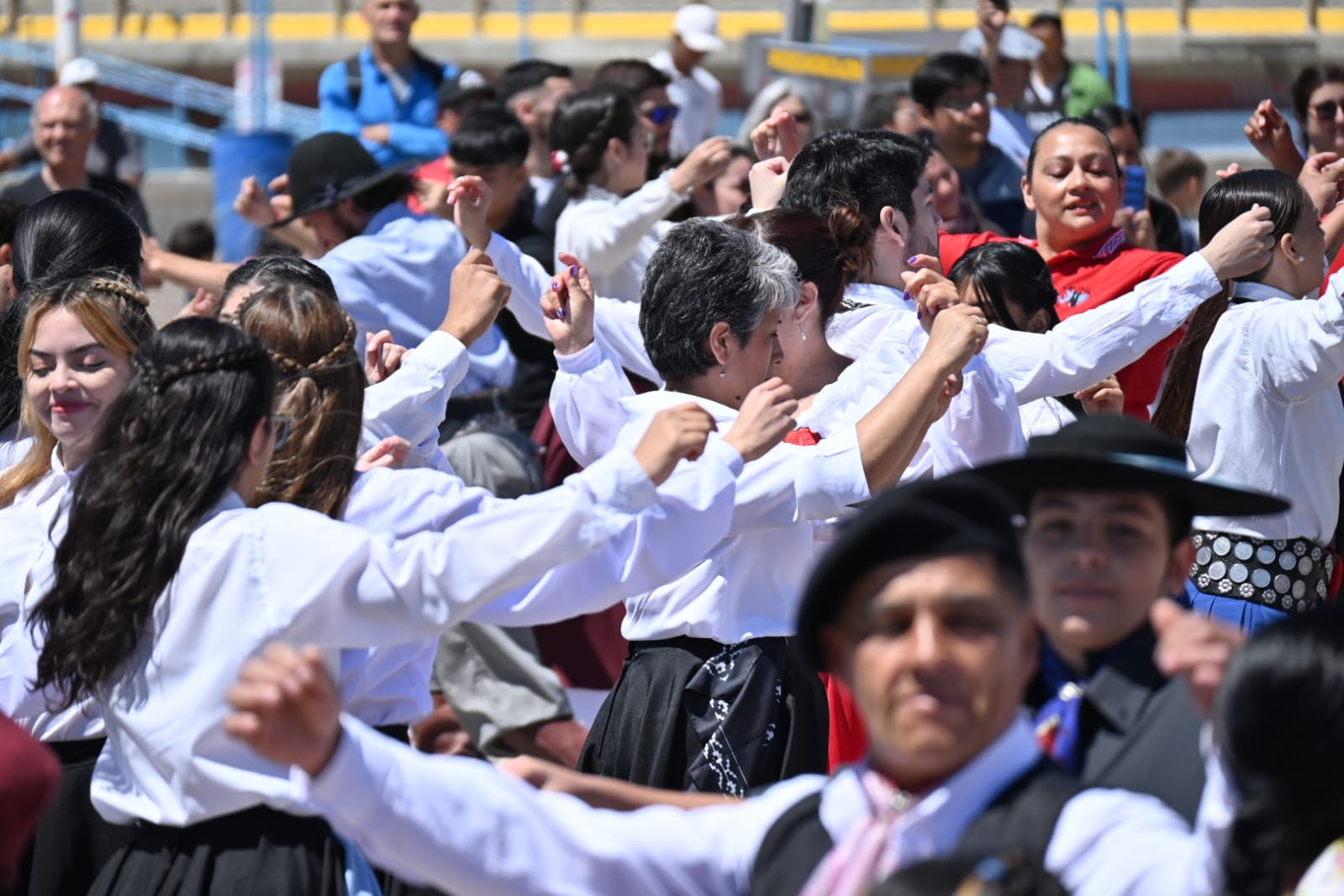 Taller municipal de Folclore participará de un festival internacional
