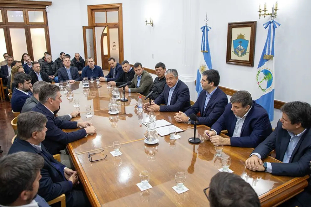 Neuquén: El gobierno anunció beneficios fiscales para empresas hidrocarburíferas del sector convencional