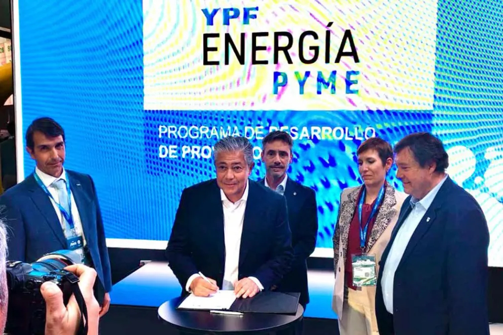 Provincia firmó un acuerdo para el desarrollo de las empresas neuquinas