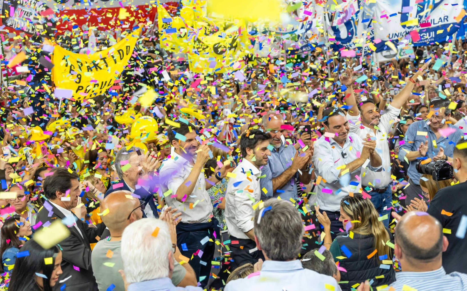 Elecciones en Corrientes: Contundente triunfo del oficialismo que ganó en primera vuelta y dura derrota para Milei que terminó cuarto a 42 puntos de diferencia
