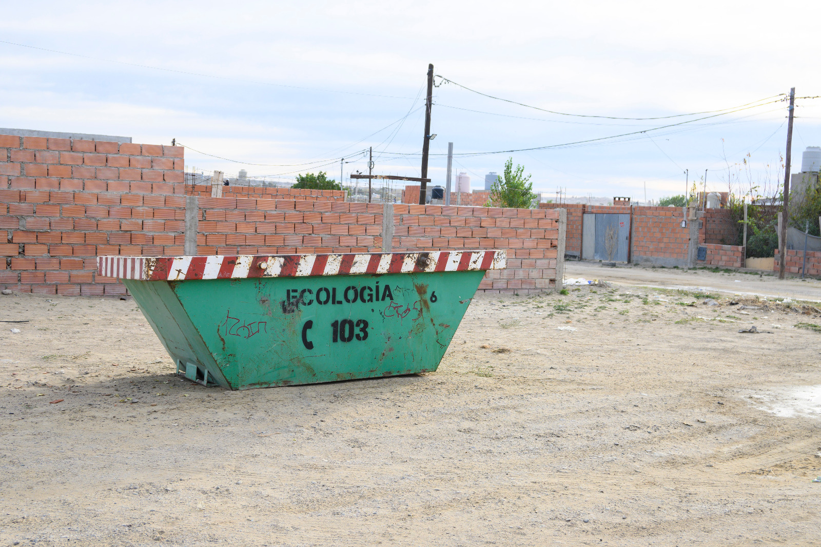 Madryn: La campaña de limpieza llega a los barrios Roca, Quintas del Mirador y Roque Azzolina