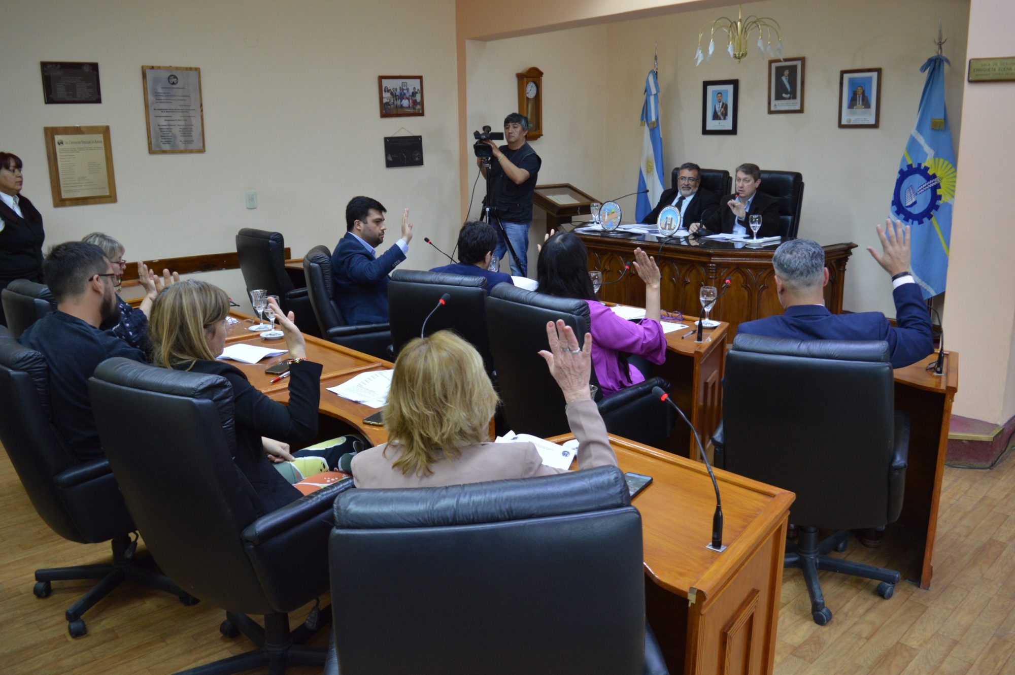 Violencia de género, obras paralizadas y reclamos al gobierno nacional caracterizaron la sesión del Concejo Deliberante de Rawson