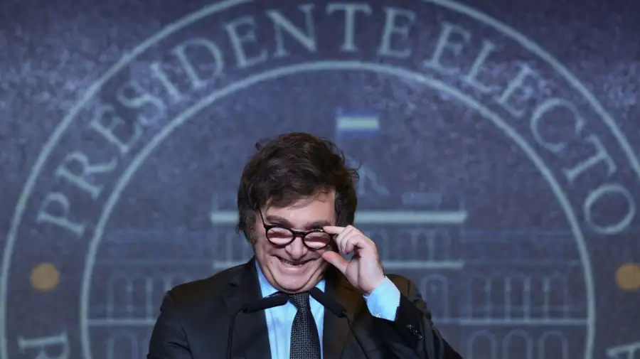 Tras las elecciones, hay expectativa por la apertura del dólar tras el triunfo de Milei