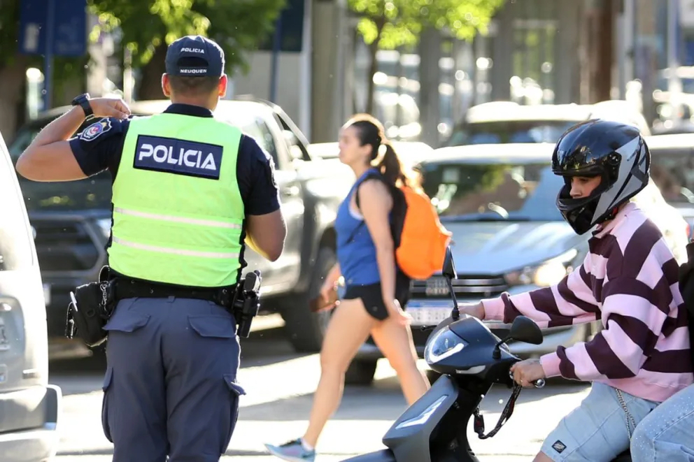 Neuquén: Se prevé aumentar la presencia policial para la temporada de verano