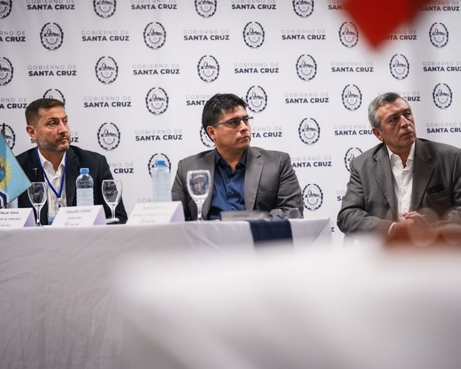 Vidal confirmó la apertura de sobres para atraer nuevas inversiones petroleras en Santa Cruz