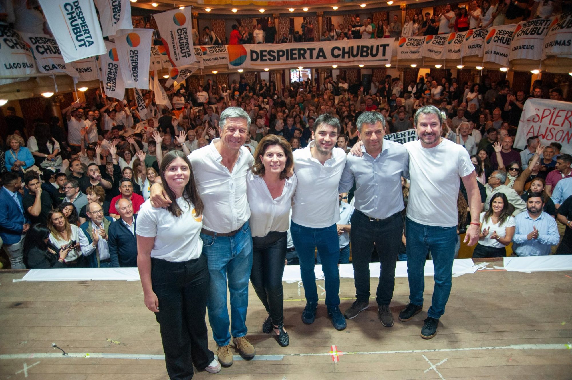 Torres: “Este domingo enterramos el pasado votando futuro”