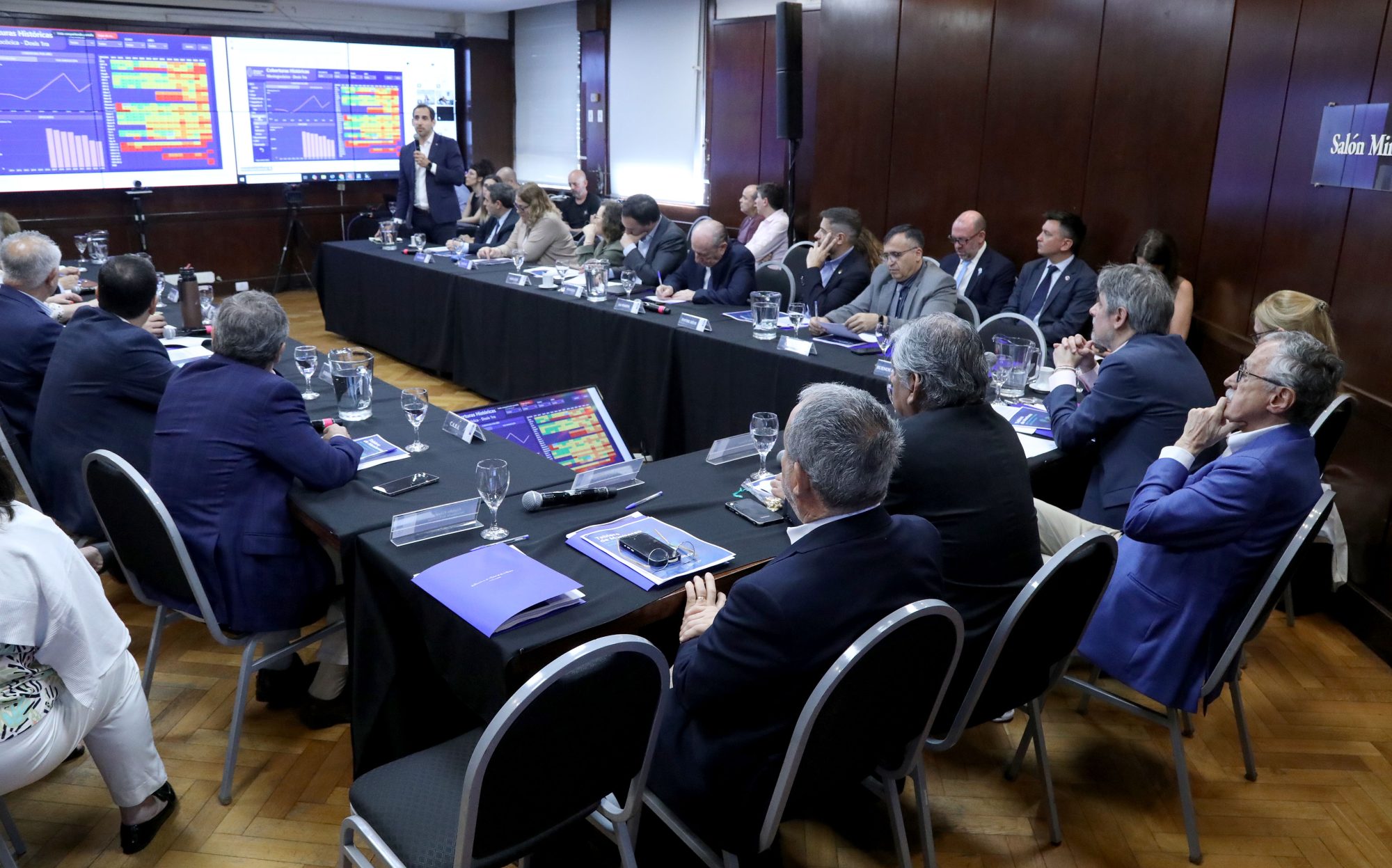 Chubut participó del Consejo Federal de Salud y acompañó la presentación del nuevo Tablero Nacional de Vacunación