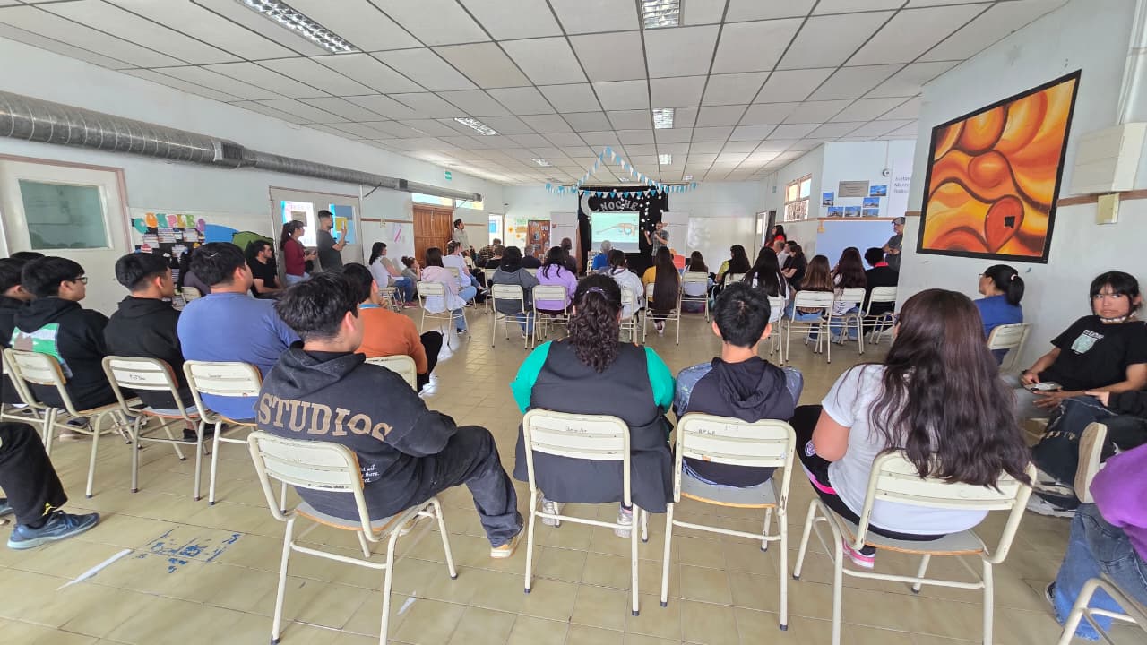 Provincia coordinó en Paso del Sapo y Gualjaina charlas informativas sobre el Corredor Turístico Valle de Gondwana