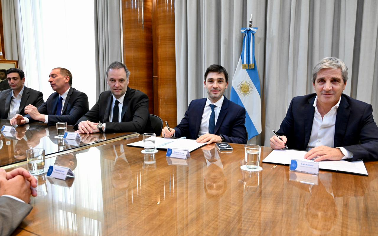 Torres junto a Nación firmó el acuerdo para la eliminación de las retenciones a la exportación de petróleo