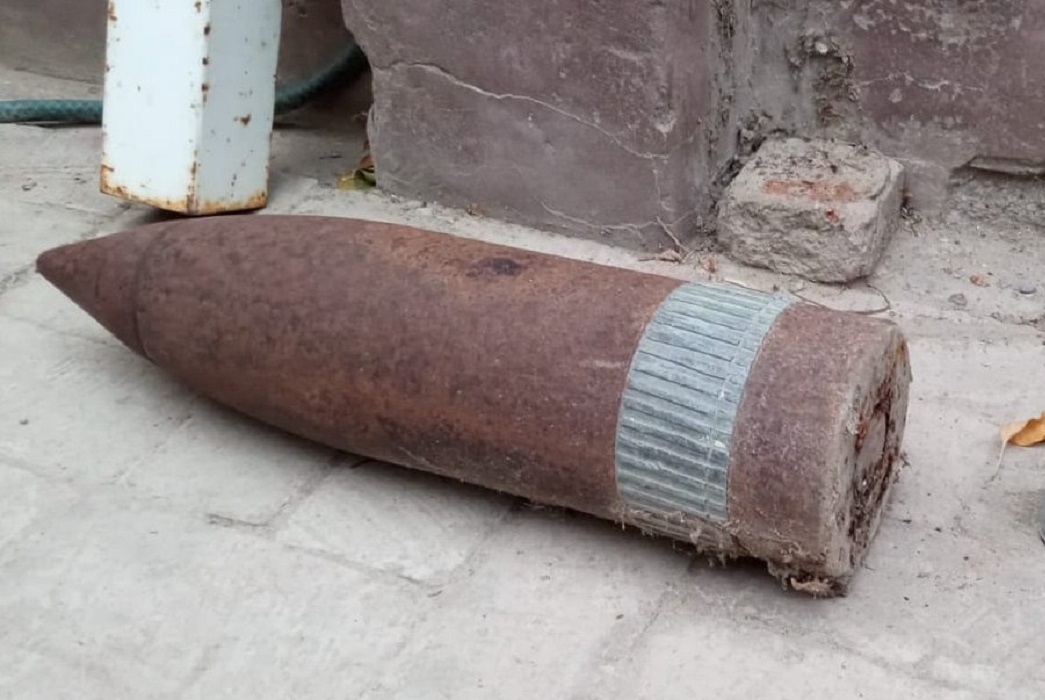 Hallan dos proyectiles de artillería naval en un operativo policial en Puerto Madryn