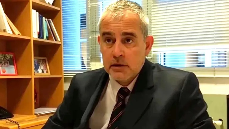 Suspenden por cuatro meses al jefe de la Asesoría de Familia de Esquel en medio de un proceso de jury