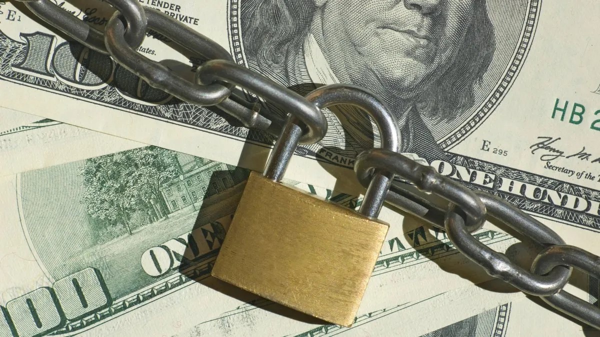 Nación prevé mantener dos medidas del cepo al dólar para contener el tipo de cambio dentro de las bandas