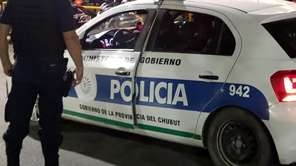 Trelew: Recuperan en barrio Inta una Amarok robada y con patente adulterada