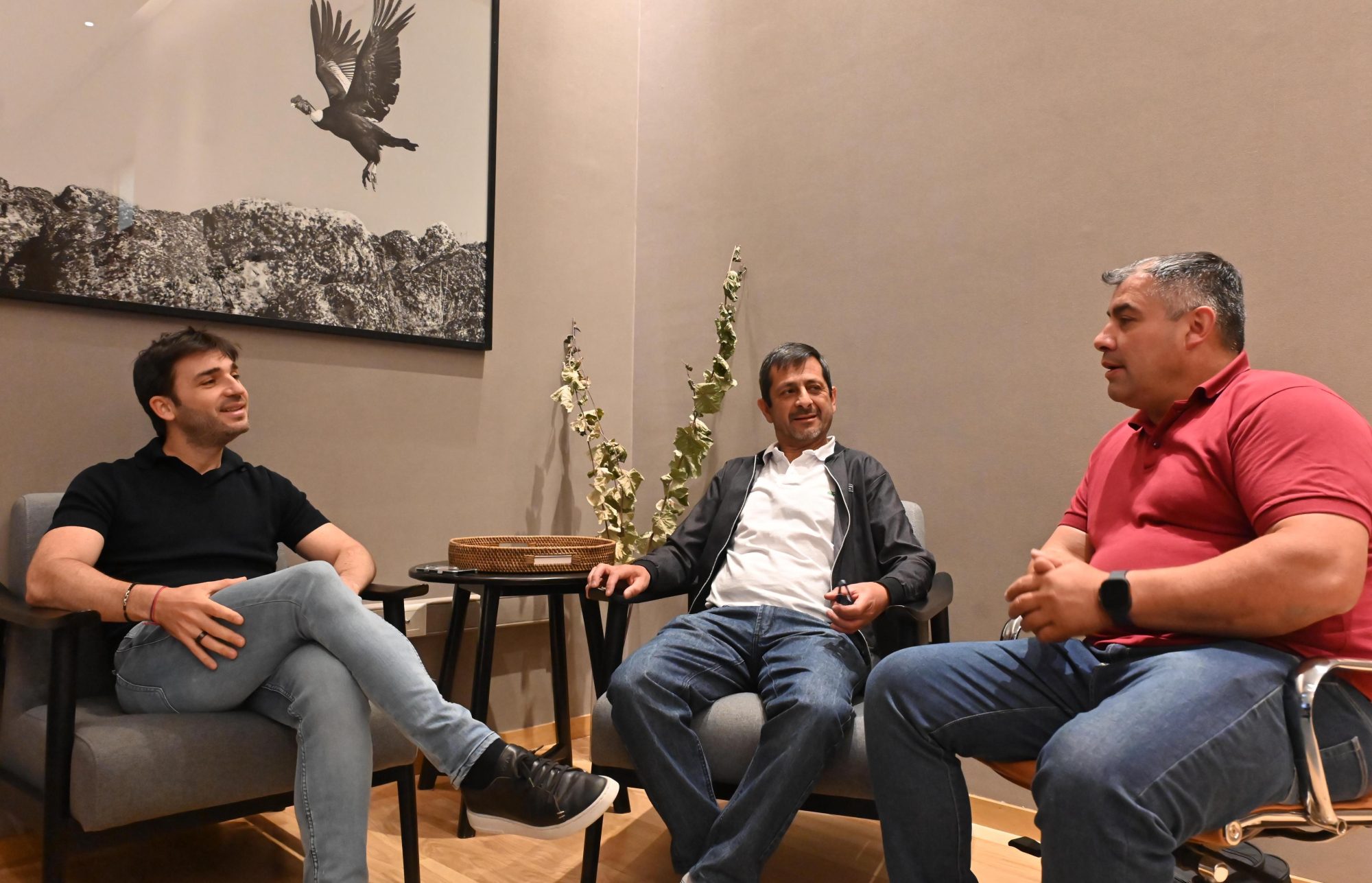 Torres recibió a los intendentes de El Hoyo y Cholila para avanzar en las prioridades de ambas localidades