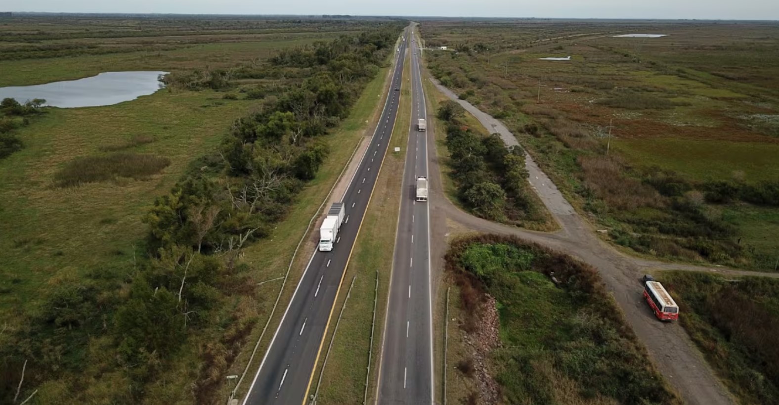 Privatizaciones: El Gobierno anunció que dos empresas se harán cargo de la ruta del Mercosur