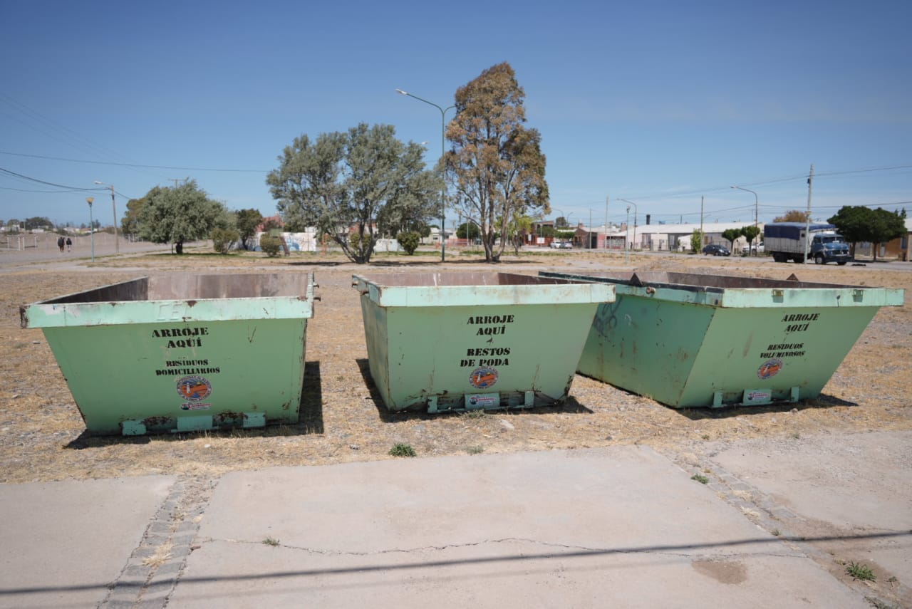 Programa “Eco Capital”: La Municipalidad instaló volquetes en el Barrio 490 Sur de Rawson