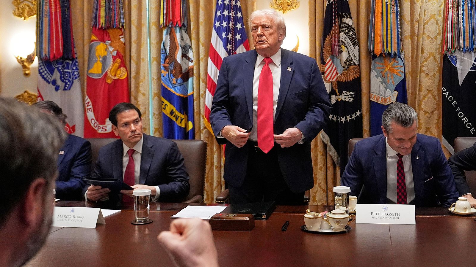 Trump insistió en un inminente ataque terrestre a carteles narcos y no solo en Venezuela