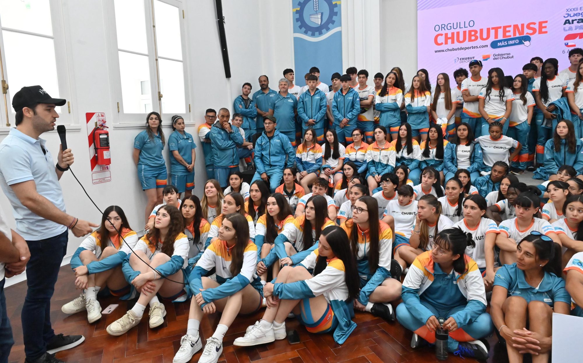 Juegos Binacionales de la Araucanía: Torres recibió a los más de 200 atletas chubutenses que competirán en el certamen y destacó “la calidad deportiva de nuestros atletas”