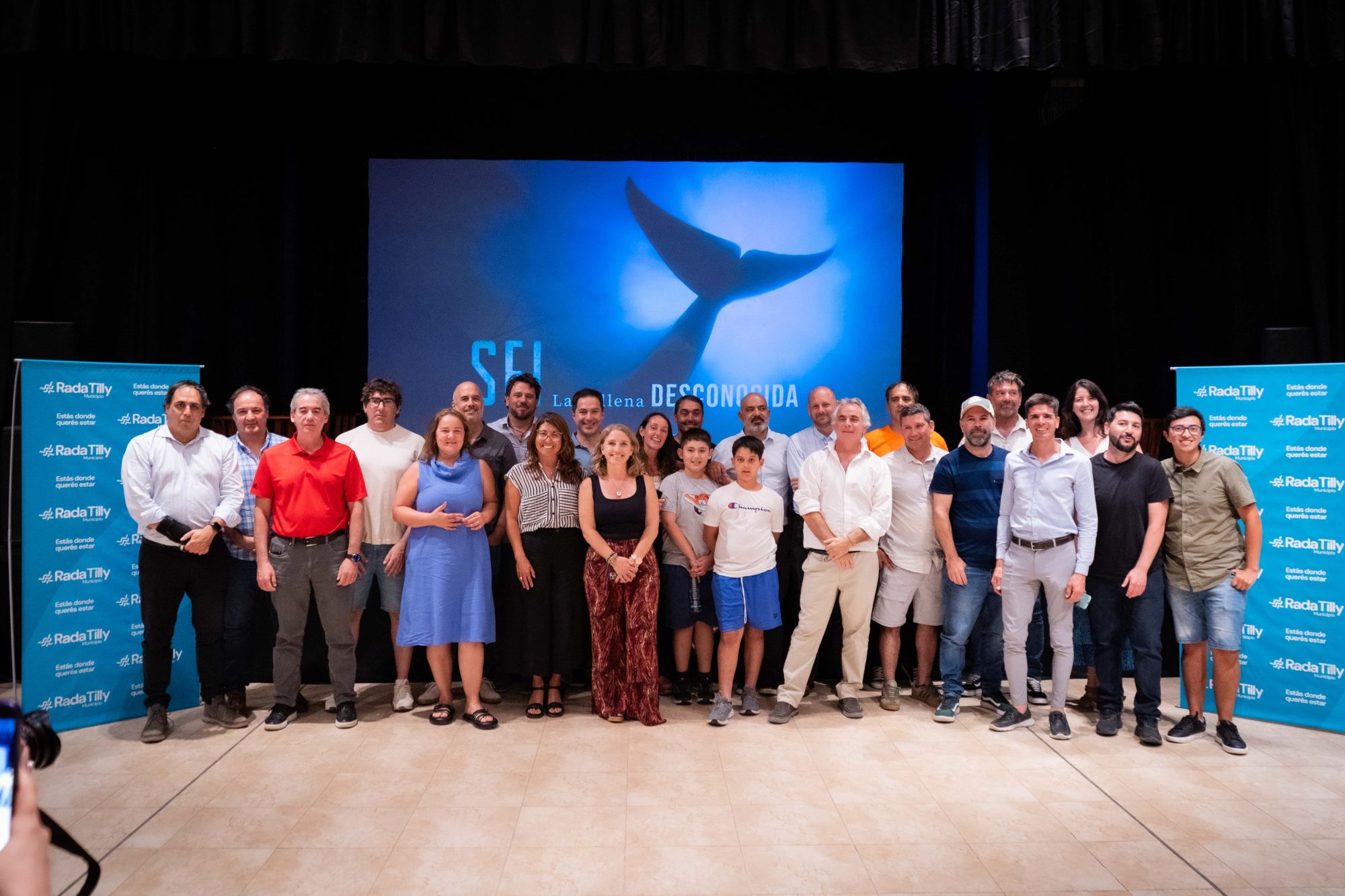 Rada Tilly inauguró la temporada de verano 2025-2026 y estrrenó el documental “Sei, la ballena desconocida”