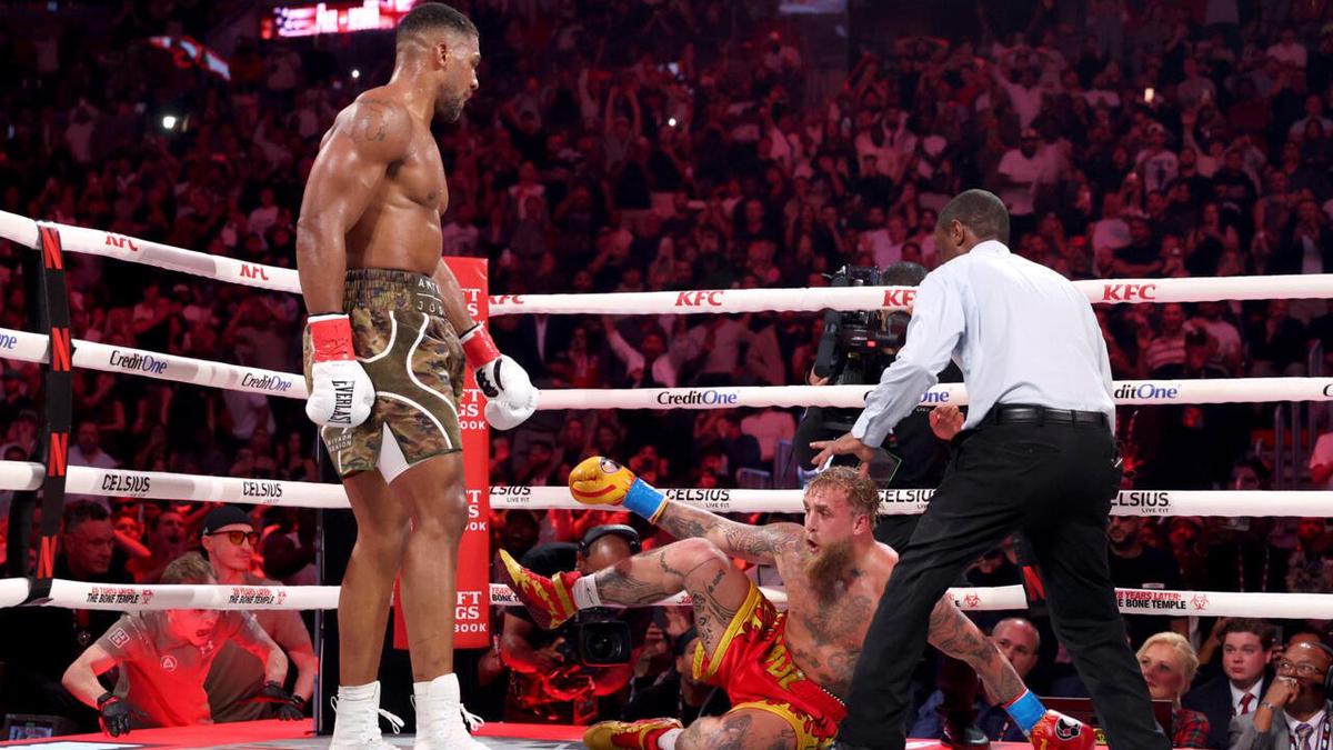 Anthony Joshua noqueó a Jake Paul y le rompió la mandíbula