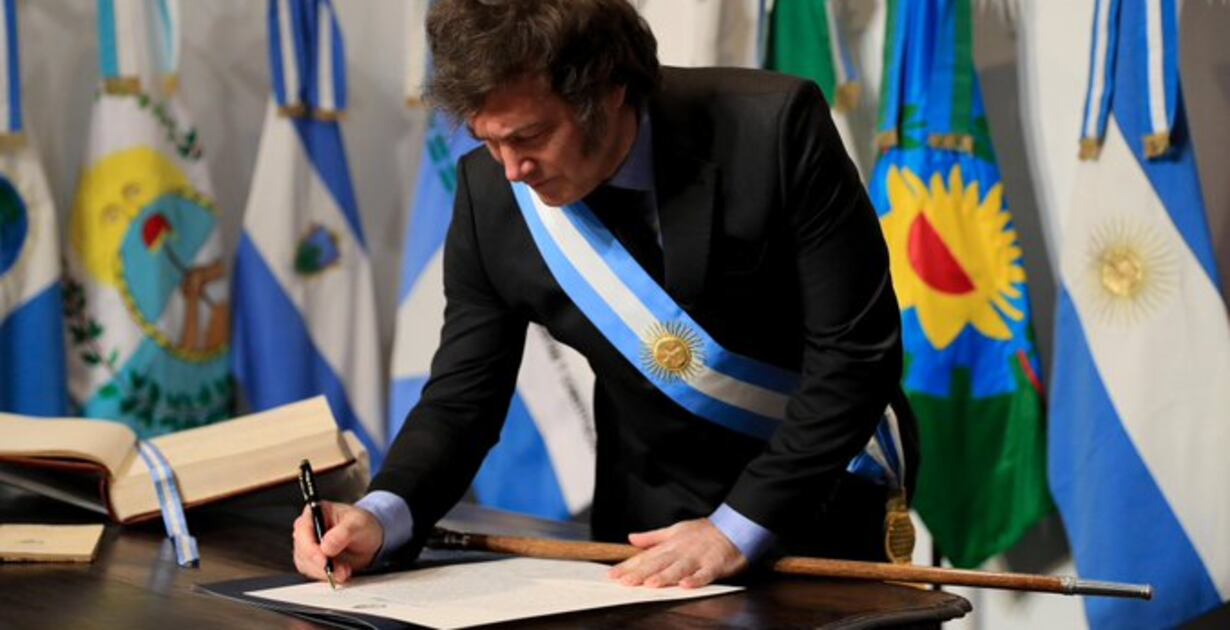 Reforma Laboral: Javier Milei firmó el proyecto y el Gobierno lo enviará al Congreso